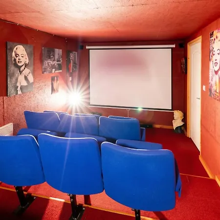 Villa A - 350 M² Avec Piscine Privee *
